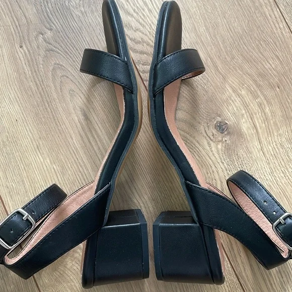 Black J. Jill Women's Sandals - Picture 7 of 11